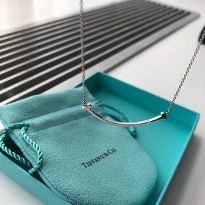 Tiffany T Small Smile Pendant - 18K White Gold